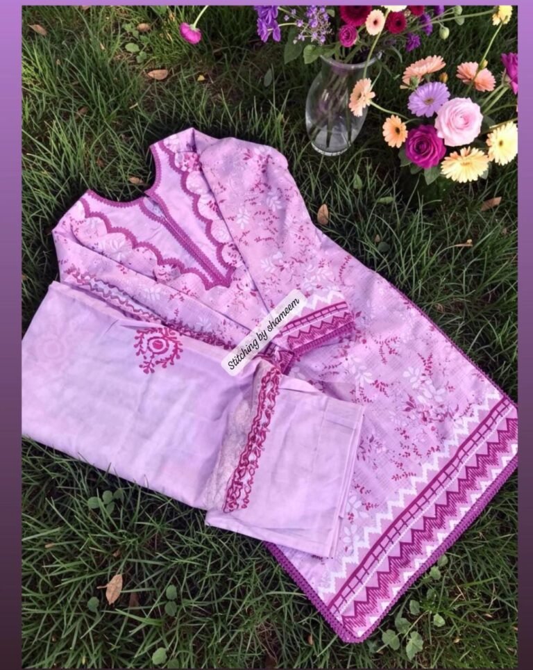 Lilac pink floral lawn suit with lace work-latest stitching